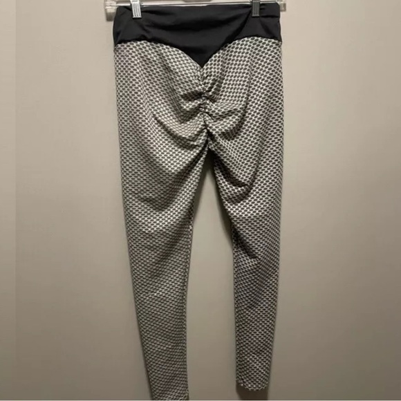 Honey Comb Tik Tok Leggings Size: OS - Picture 1 of 7
